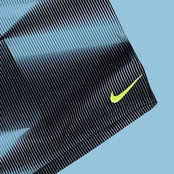 Nike Vapor 11” Board Shorts Volt Pattern Size 30” - Picture 2 of 7